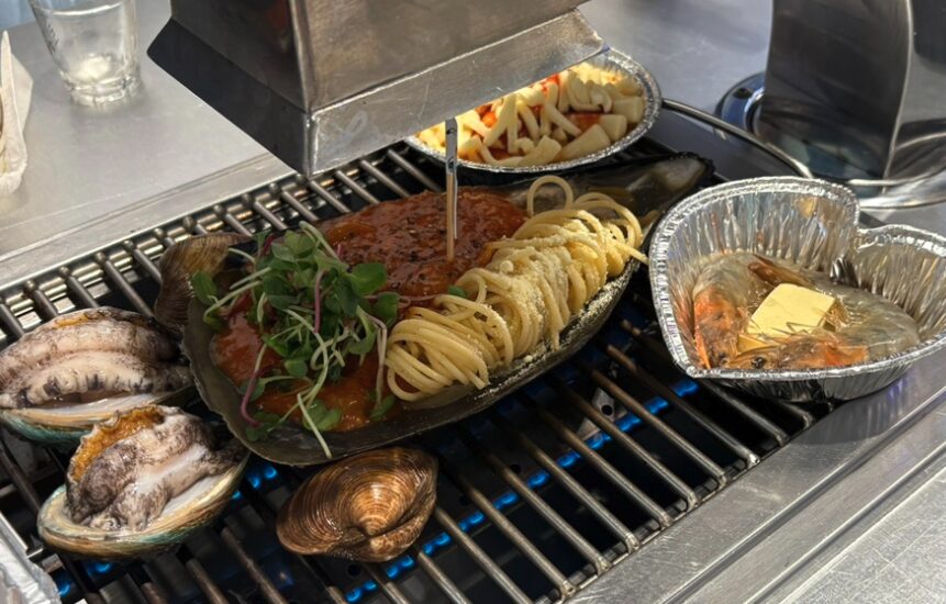 Cheese scallops and abalone at 13th Month of Gangneung